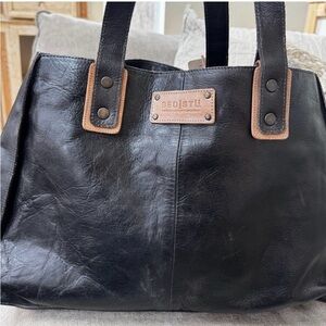 ISO BED|STU Arlington Black Leather Tote with Tan Trim NFS